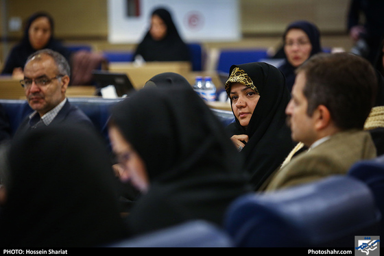 نشست هم اندیشی بانوان فرهیخته با اعضای شورای اسلامی مشهد مقدس / عکس: حسین شریعت / شهرآرا