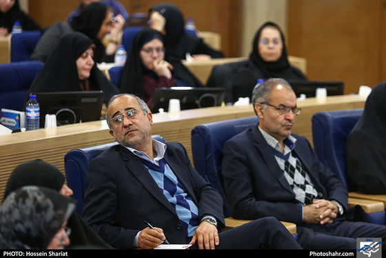 نشست هم اندیشی بانوان فرهیخته با اعضای شورای اسلامی مشهد مقدس / عکس: حسین شریعت / شهرآرا