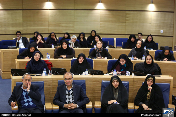 نشست هم اندیشی بانوان فرهیخته با اعضای شورای اسلامی مشهد مقدس / عکس: حسین شریعت / شهرآرا