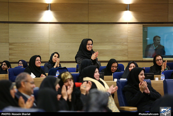 نشست هم اندیشی بانوان فرهیخته با اعضای شورای اسلامی مشهد مقدس / عکس: حسین شریعت / شهرآرا