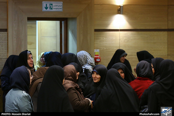 نشست هم اندیشی بانوان فرهیخته با اعضای شورای اسلامی مشهد مقدس / عکس: حسین شریعت / شهرآرا