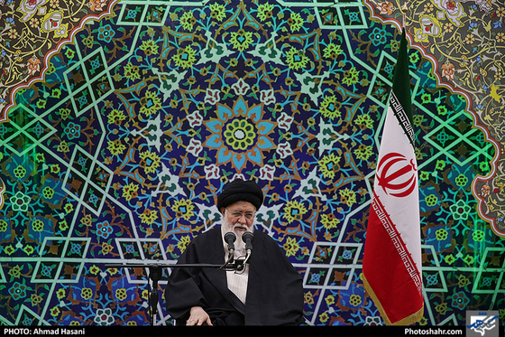 دیدار جمعی از  فرماندهان ارتش با آیت الله علم الهدی / عکس: احمد حسنی / شهرآرا