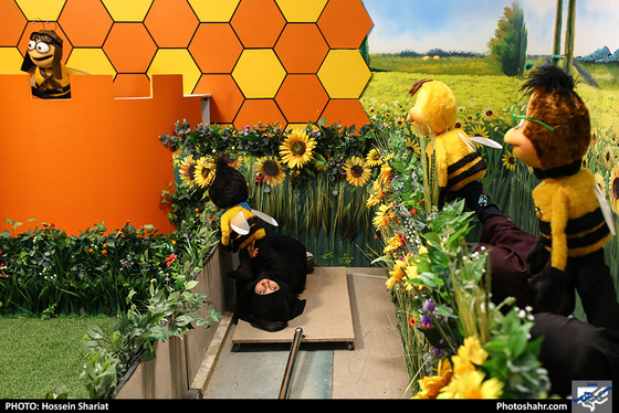 پشت صحنه برنامه تلویزیونی شهر عسل / عکس: حسین شریعت / شهرآرا