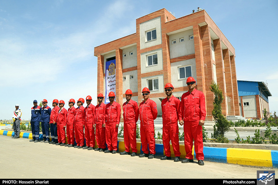 بهره برداری از کارخانه آهن اسفنجی (واحداحیاء مستقیم) با حضور رئیس جمهوری  / عکس: حسین شریعت / شهرآرا