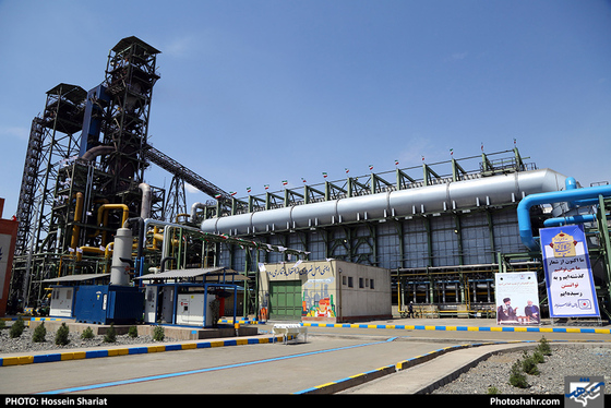 بهره برداری از کارخانه آهن اسفنجی (واحداحیاء مستقیم) با حضور رئیس جمهوری  / عکس: حسین شریعت / شهرآرا