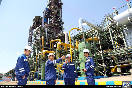 بهره برداری از کارخانه آهن اسفنجی (واحداحیاء مستقیم) با حضور رئیس جمهوری  / عکس: حسین شریعت / شهرآرا