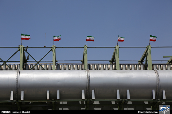 بهره برداری از کارخانه آهن اسفنجی (واحداحیاء مستقیم) با حضور رئیس جمهوری  / عکس: حسین شریعت / شهرآرا