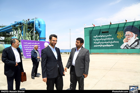 بهره برداری از کارخانه آهن اسفنجی (واحداحیاء مستقیم) با حضور رئیس جمهوری  / عکس: حسین شریعت / شهرآرا