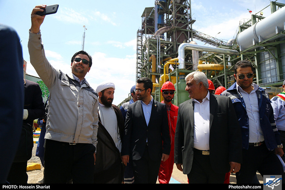 بهره برداری از کارخانه آهن اسفنجی (واحداحیاء مستقیم) با حضور رئیس جمهوری  / عکس: حسین شریعت / شهرآرا