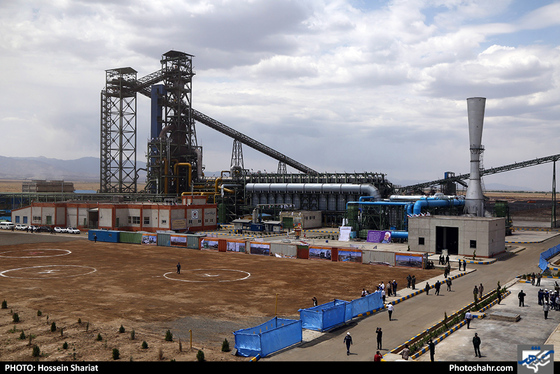 بهره برداری از کارخانه آهن اسفنجی (واحداحیاء مستقیم) با حضور رئیس جمهوری  / عکس: حسین شریعت / شهرآرا