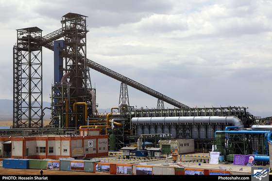 بهره برداری از کارخانه آهن اسفنجی (واحداحیاء مستقیم) با حضور رئیس جمهوری  / عکس: حسین شریعت / شهرآرا