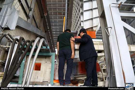 بهره برداری از پروژه کارخانه شیشه در فریمان / عکس: حسین شریعت / شهرآرا