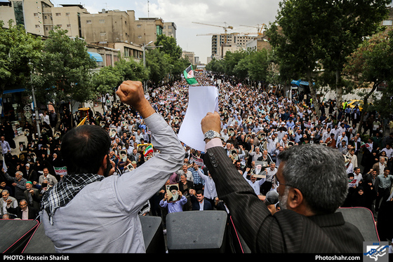 راهپیمایی نمازگزاران در محکومیت آمریکا / عکس: حسین شریعت / شهرآرا