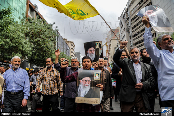 راهپیمایی نمازگزاران در محکومیت آمریکا / عکس: حسین شریعت / شهرآرا