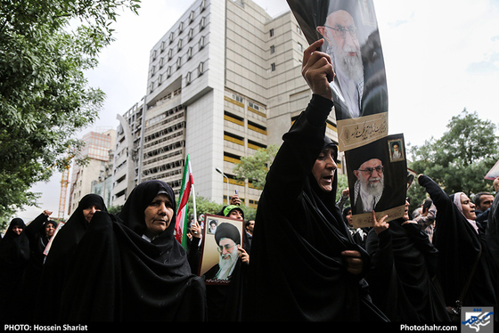 راهپیمایی نمازگزاران در محکومیت آمریکا / عکس: حسین شریعت / شهرآرا