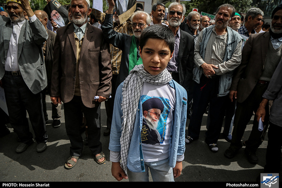 راهپیمایی نمازگزاران در محکومیت آمریکا / عکس: حسین شریعت / شهرآرا