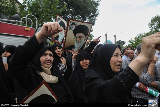 راهپیمایی نمازگزاران در محکومیت آمریکا / عکس: حسین شریعت / شهرآرا