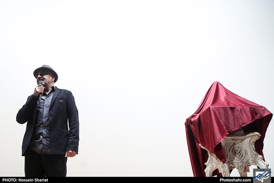 رونمایی از تندیس رضا عطاران در سینما هویزه / عکس: حسین شریعت / شهرآرا