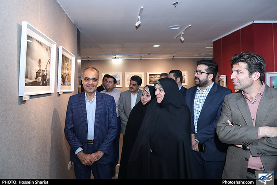 افتتاح نمایشگاه آثار هنرمندان روزنامه شهرآرا / عکس: حسین شریعت / شهرآرا