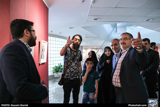 افتتاح نمایشگاه آثار هنرمندان روزنامه شهرآرا / عکس: حسین شریعت / شهرآرا