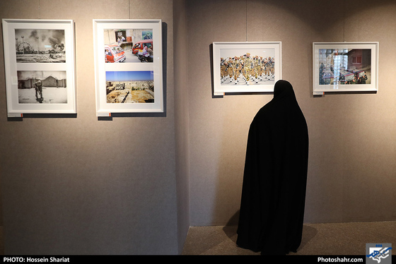 افتتاح نمایشگاه آثار هنرمندان روزنامه شهرآرا / عکس: حسین شریعت / شهرآرا