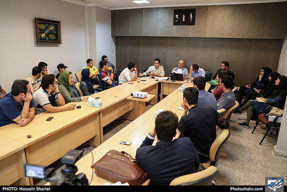 ورکشاپ عکاسی مطبوعاتی در روزنامه شهرآرا / عکس: حسین شریعت / شهرآرا