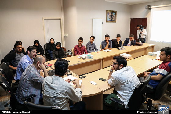 ورکشاپ عکاسی مطبوعاتی در روزنامه شهرآرا / عکس: حسین شریعت / شهرآرا