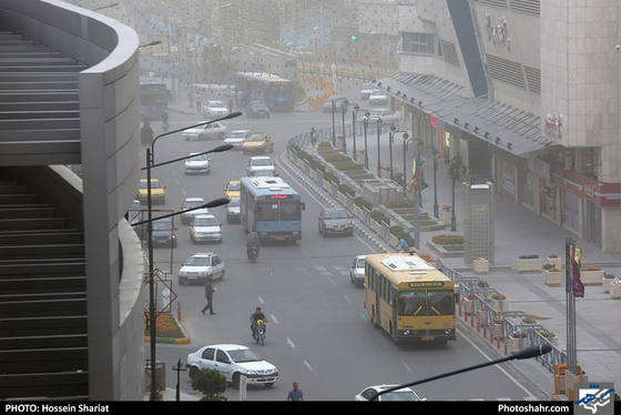 طوفان و گرد و غبار شدید در مشهد  / عکس :حسین شریعت / شهرآرا