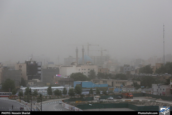 طوفان و گرد و غبار شدید در مشهد  / عکس :حسین شریعت / شهرآرا