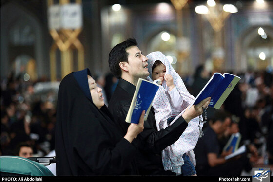 مراسم شب‌ 19 ماه مبارک رمضان در حرم مطهر امام رضا(ع) / عکس: علی عبداللهی / شهرآرا