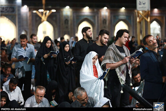 مراسم شب‌ 19 ماه مبارک رمضان در حرم مطهر امام رضا(ع) / عکس: علی عبداللهی / شهرآرا