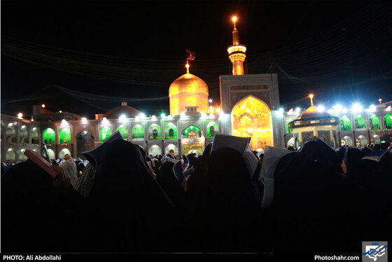 مراسم شب‌ 19 ماه مبارک رمضان در حرم مطهر امام رضا(ع) / عکس: علی عبداللهی / شهرآرا