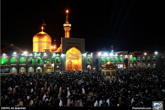 مراسم شب‌ 19 ماه مبارک رمضان در حرم مطهر امام رضا(ع) / عکس: علی عبداللهی / شهرآرا