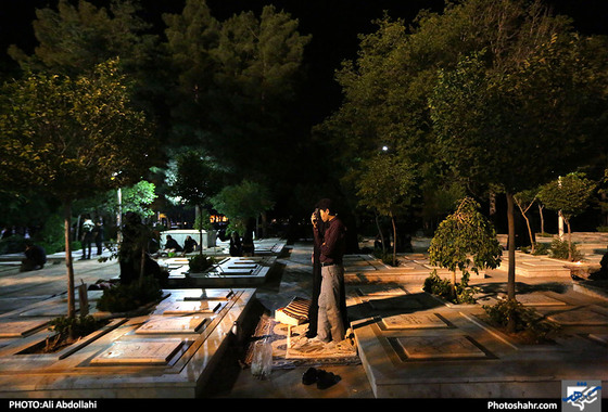 مراسم احیای شب بیست‌ویکم ماه مبارک رمضان دربهشت رضا(ع) / عکس: علی عبداللهی / شهرآرا