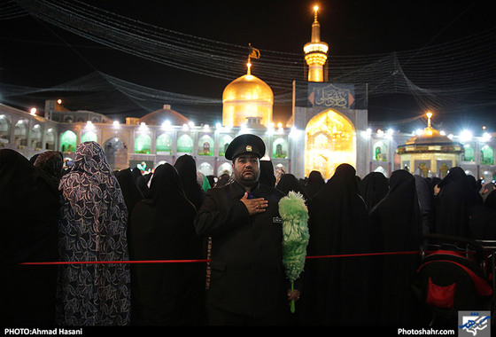 شب بیست و سوم ماه رمضان در حرم مطهر امام رضا (ع) / عکس: احمدحسنی / شهرآرا