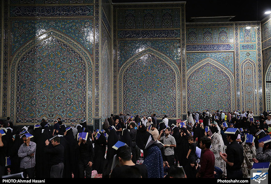 شب بیست و سوم ماه رمضان در حرم مطهر امام رضا (ع) / عکس: احمدحسنی / شهرآرا