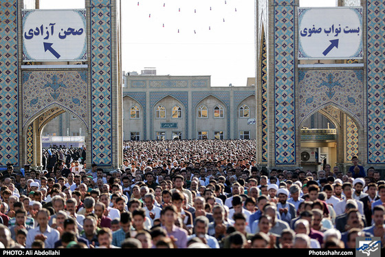 نماز عید فطر در حرم مطهر امام رضا (ع) / عکس: علی عبداللهی / شهرآرا