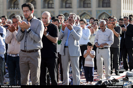 نماز عید فطر در حرم مطهر امام رضا (ع) / عکس: علی عبداللهی / شهرآرا