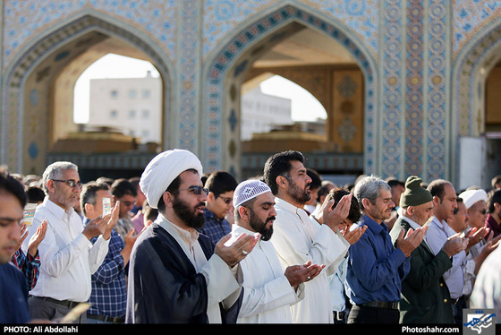 نماز عید فطر در حرم مطهر امام رضا (ع) / عکس: علی عبداللهی / شهرآرا