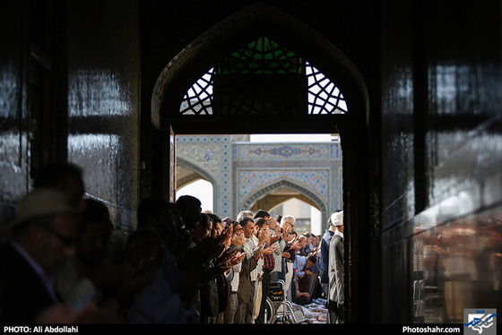 نماز عید فطر در حرم مطهر امام رضا (ع) / عکس: علی عبداللهی / شهرآرا