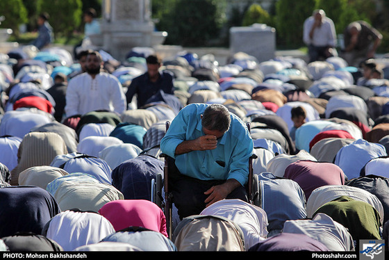 نماز عید فطر در حرم مطهر امام رضا (ع) / عکس: محسن بخشنده / شهرآرا