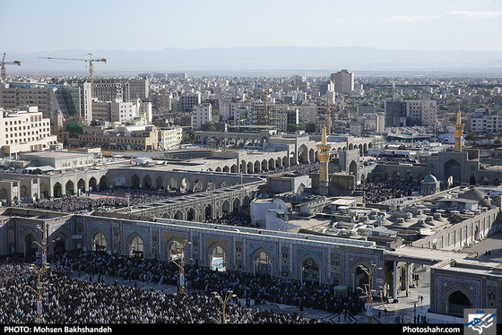نماز عید فطر در حرم مطهر امام رضا (ع) / عکس: محسن بخشنده / شهرآرا