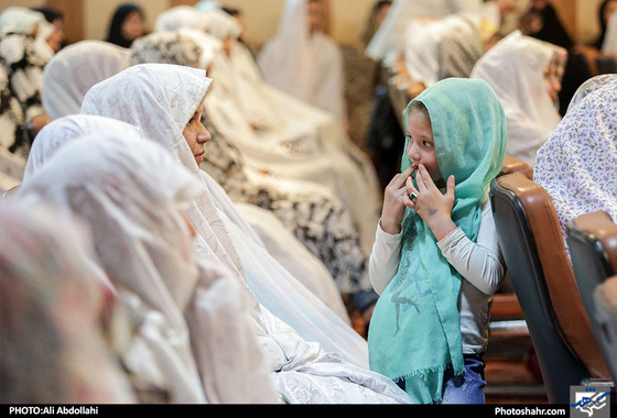 توزیع 1000سری جهیزیه اهدایی مقام معظم رهبری به نوعروسان تحت حمایت کمیته امداد / عکس: علی عبداللهی/ شهرآرا