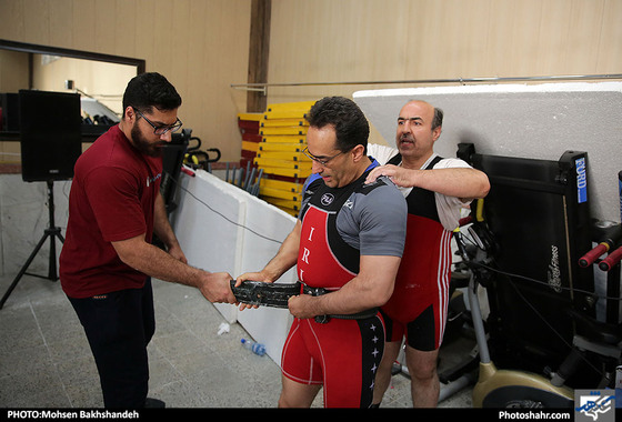 مسابقات پاورلیفتینگ و تک حرکت لیفت قهرمانی باشگاه های خراسان رضوی / عکس: محسن بخشنده / شهرآرا