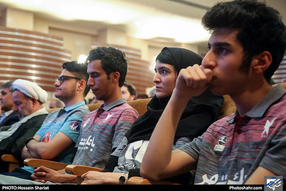 مراسم اهدای مدال های تیم ربوکاپ دانشگاه آزاد اسلامی به آستان قدس رضوی / عکس: حسین شریعت / شهرآرا