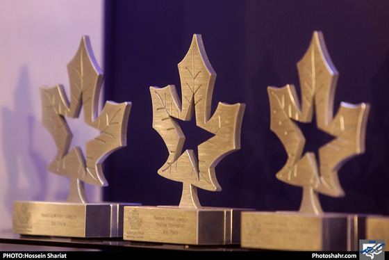 مراسم اهدای مدال های تیم ربوکاپ دانشگاه آزاد اسلامی به آستان قدس رضوی / عکس: حسین شریعت / شهرآرا