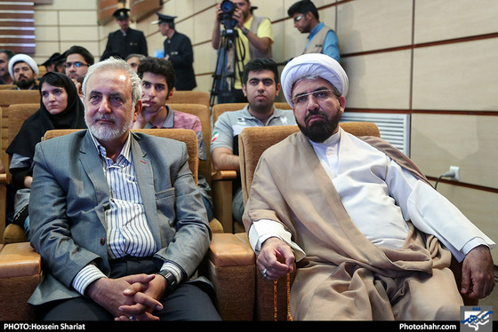 مراسم اهدای مدال های تیم ربوکاپ دانشگاه آزاد اسلامی به آستان قدس رضوی / عکس: حسین شریعت / شهرآرا