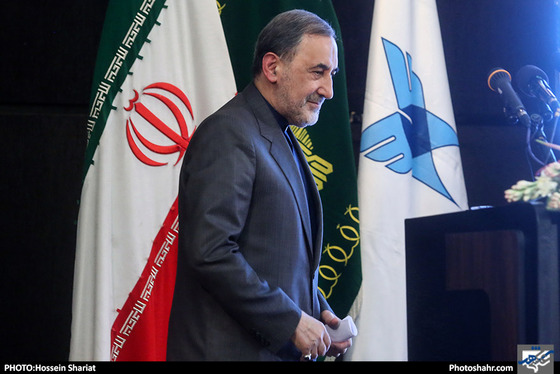 مراسم اهدای مدال های تیم ربوکاپ دانشگاه آزاد اسلامی به آستان قدس رضوی / عکس: حسین شریعت / شهرآرا