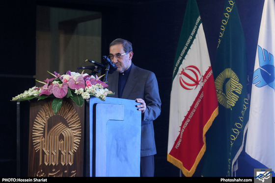 مراسم اهدای مدال های تیم ربوکاپ دانشگاه آزاد اسلامی به آستان قدس رضوی / عکس: حسین شریعت / شهرآرا