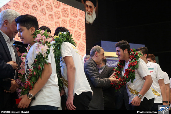 مراسم اهدای مدال های تیم ربوکاپ دانشگاه آزاد اسلامی به آستان قدس رضوی / عکس: حسین شریعت / شهرآرا